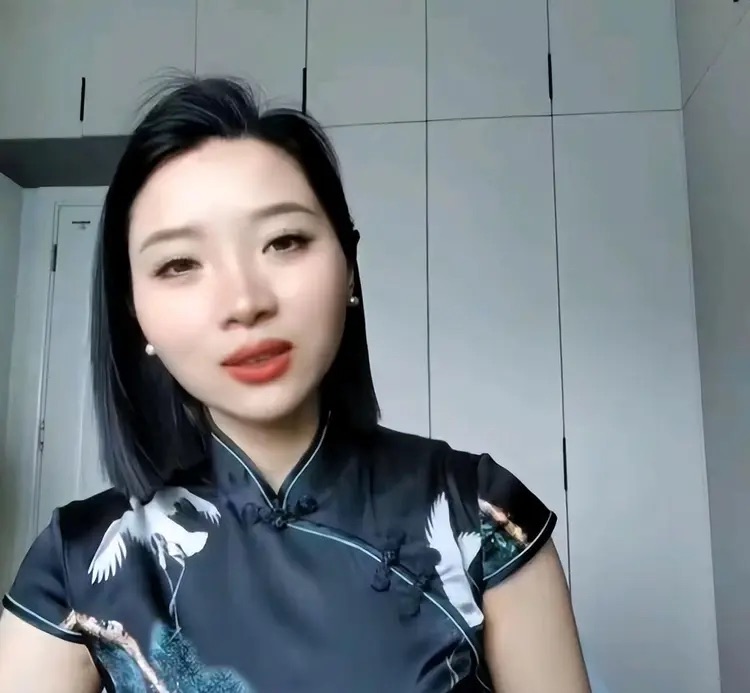 80後銀行女職員表白60後副行長，本人照片曝光