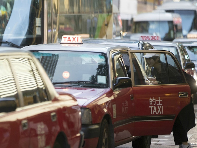 法庭裁決：的士司機兜路及辱罵乘客罰900港元