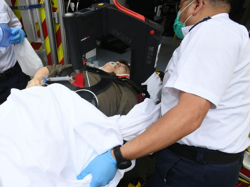 內地女遊港，尖沙咀品嚐香港美食，突鯁喉昏迷