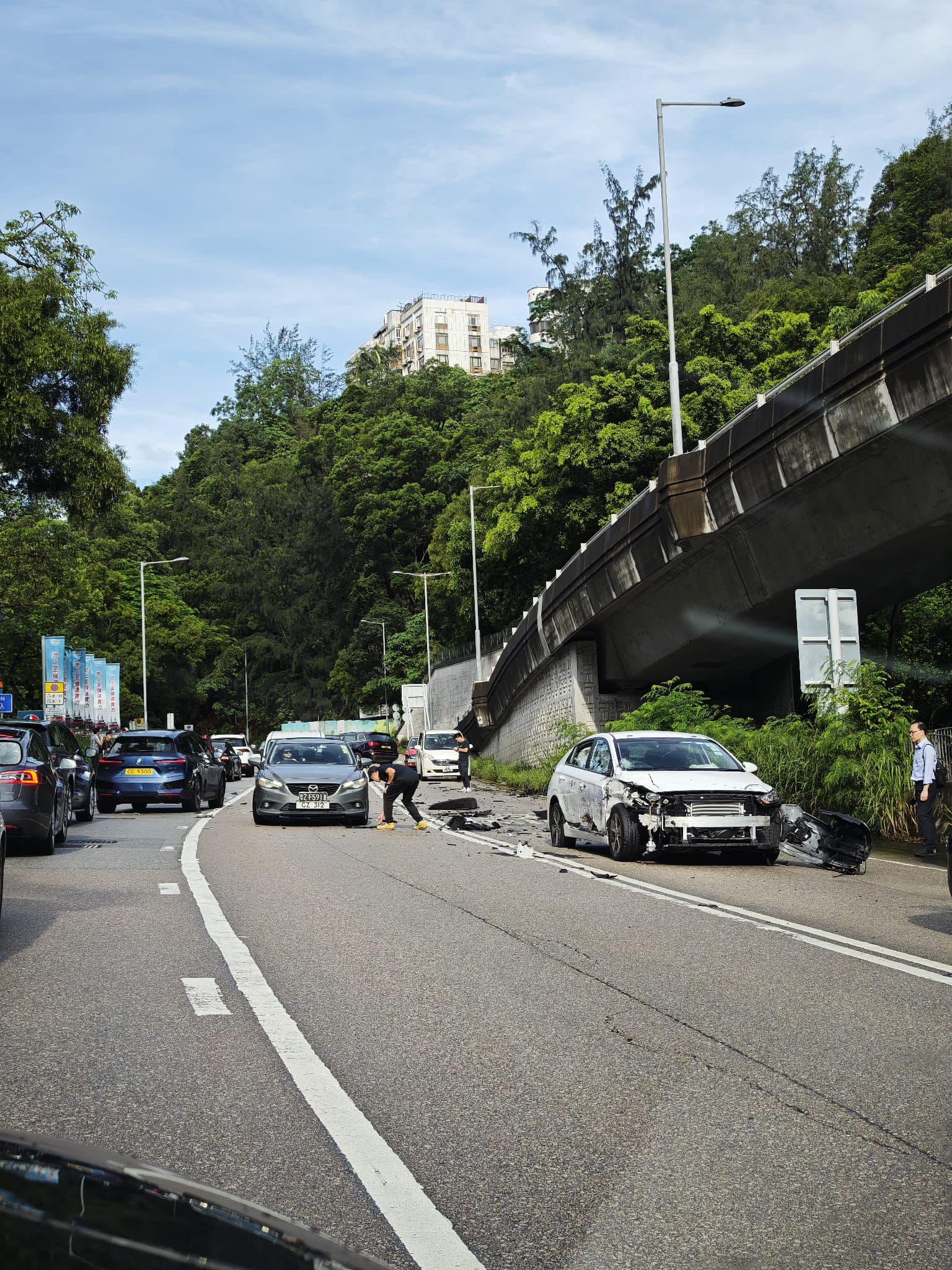大埔公路6車連環相撞！一人受傷送院，交通癱瘓