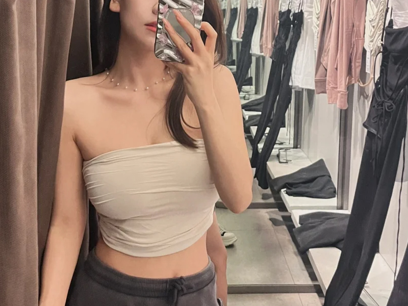 年輕女子同時與 7 名退休長者交往