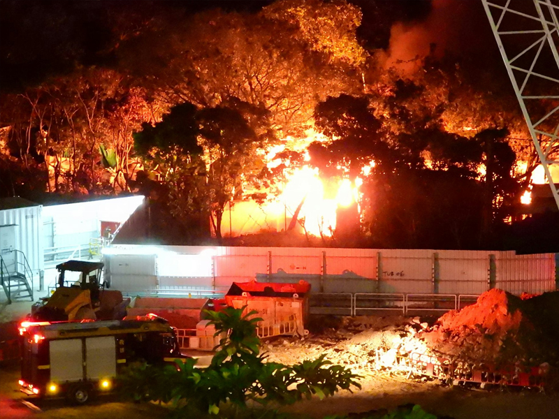 逸東邨貓狗場大火，現場驚傳爆炸聲！！