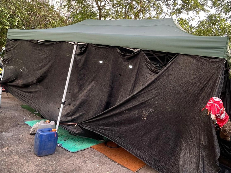 明目張膽！香港出現路邊帳篷賭檔