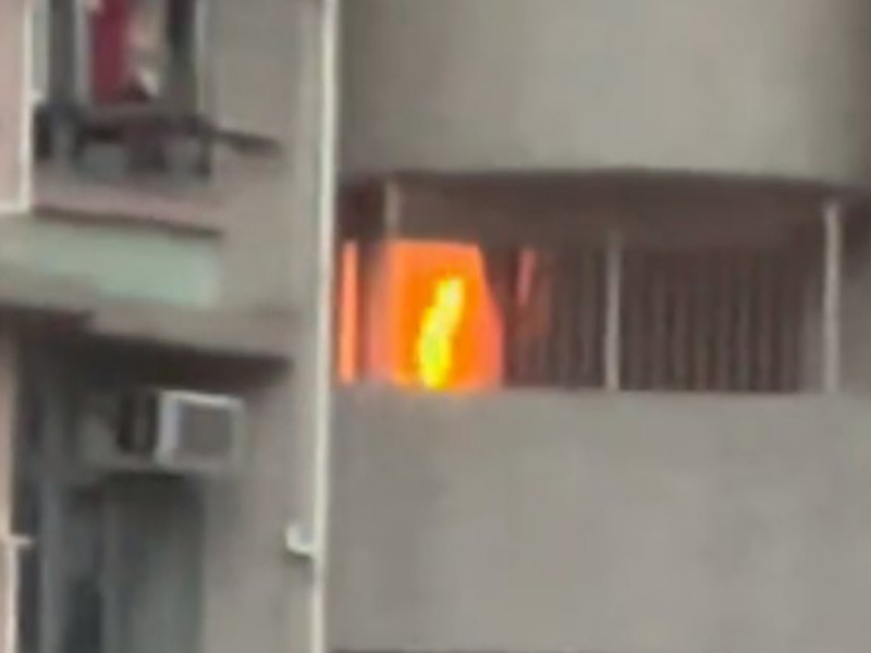 農曆七月燒街衣:石華樓後樓梯大火火災 農曆七月燒街衣:石華樓後樓梯大火火災