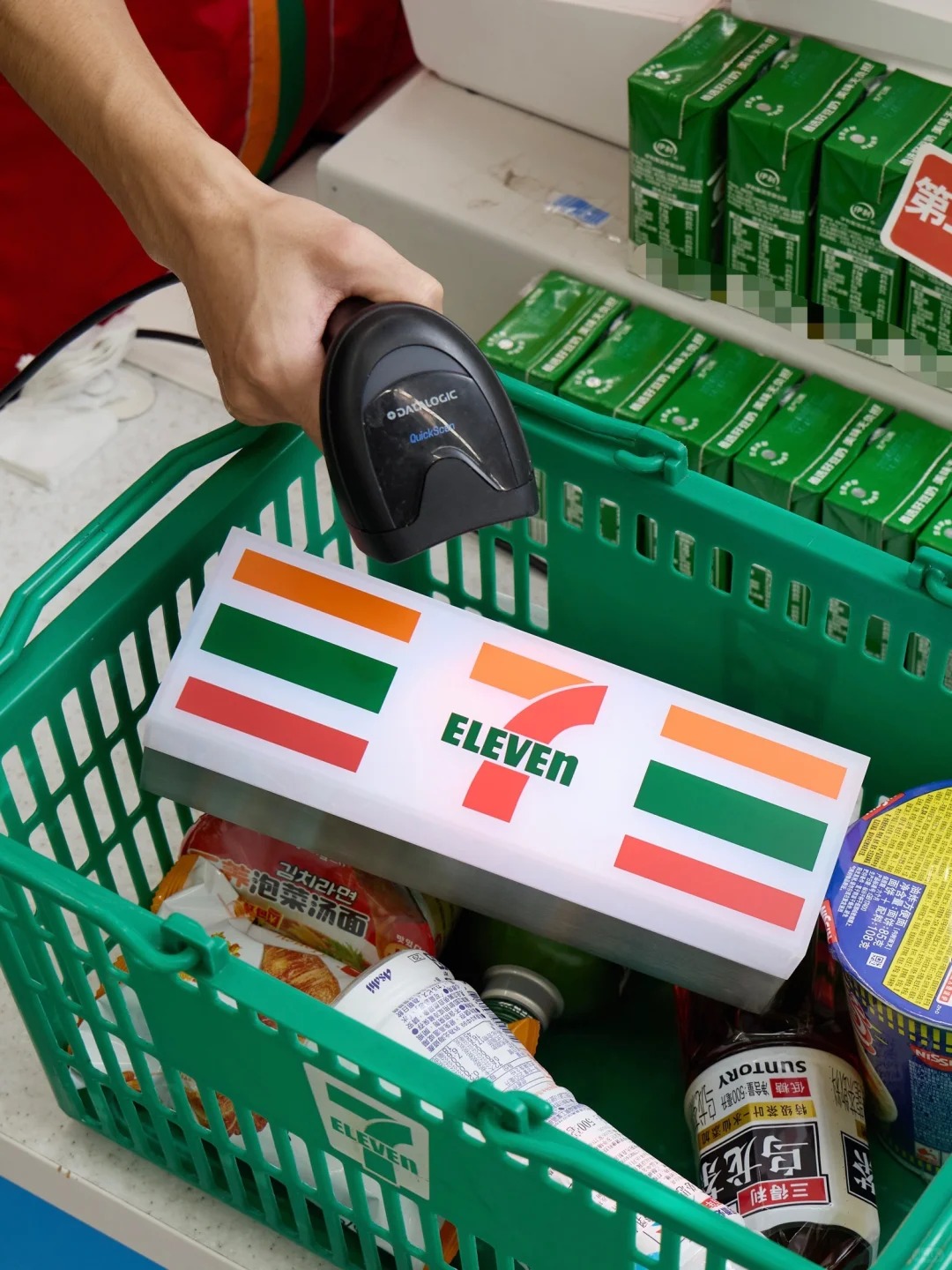 7-ELEVEN 限量聯名燈箱