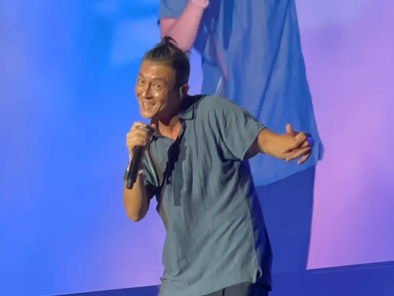 視頻:陳冠希佛山演出時,差D仆街 視頻:陳冠希佛山演出時,差D仆街
