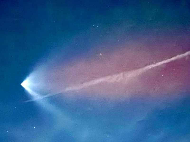 UFO 現身夜空?香港市民驚見 UFO UFO 現身夜空?香港市民驚見 UFO