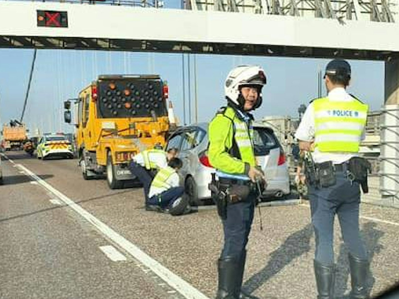 青馬大橋嚴重交通意外,5 車連環相撞 青馬大橋嚴重交通意外,5 車連環相撞