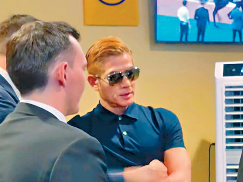 郭富城因未着西裝褸,被拒進馬場沙圈 郭富城因未着西裝褸,被拒進馬場沙圈