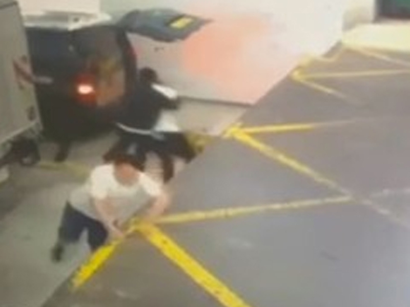 觀塘 2500 萬手機劫案,疑內鬼賊喊捉賊 觀塘 2500 萬手機劫案,疑內鬼賊喊捉賊