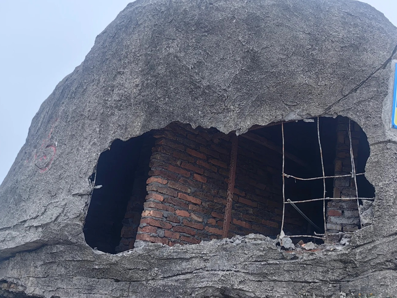 深圳「鵬城第一峰」巨石,原來是空心假石 深圳「鵬城第一峰」巨石,原來是空心假石