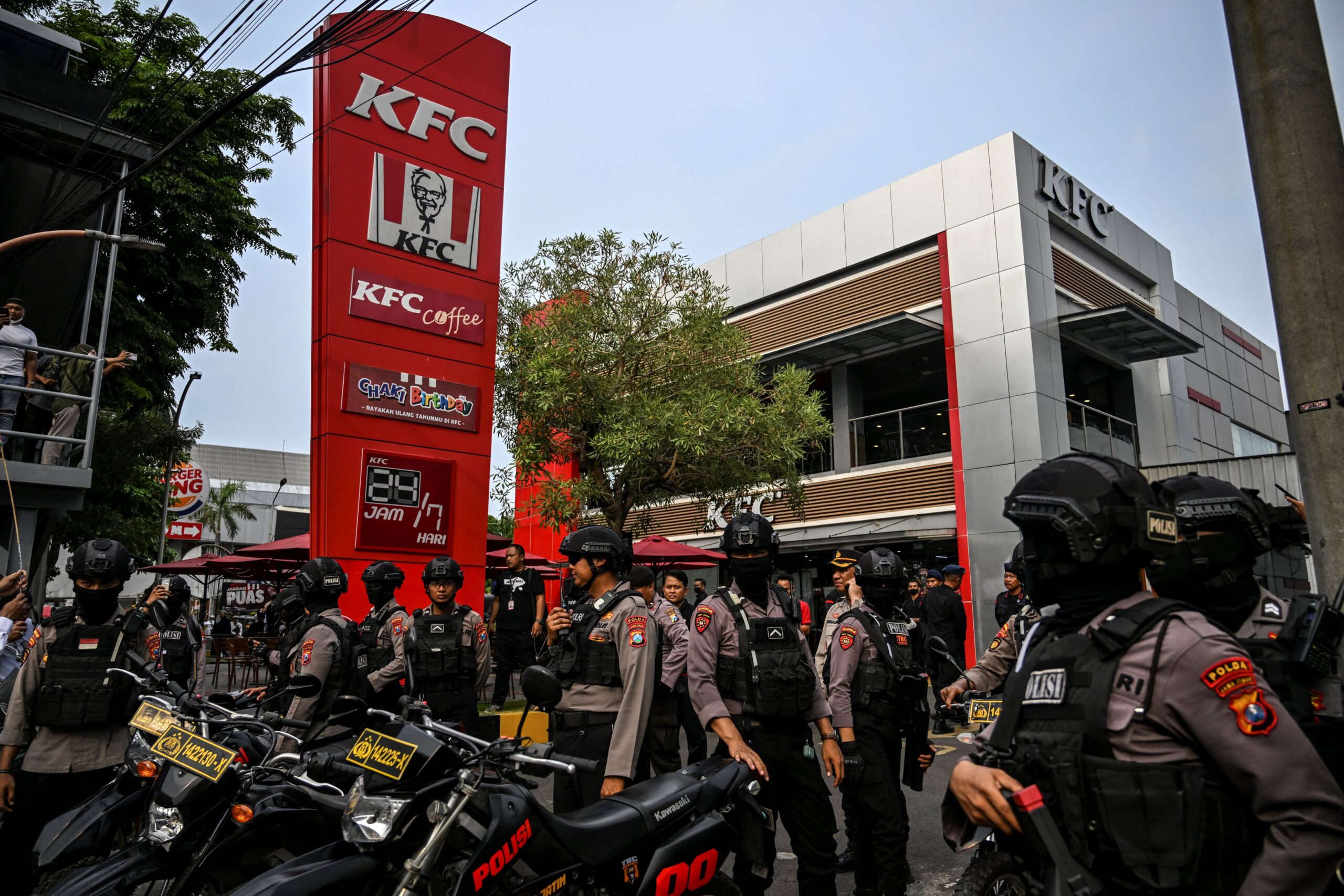 KFC 大規模關閉 47 分店，裁員破 2200 人