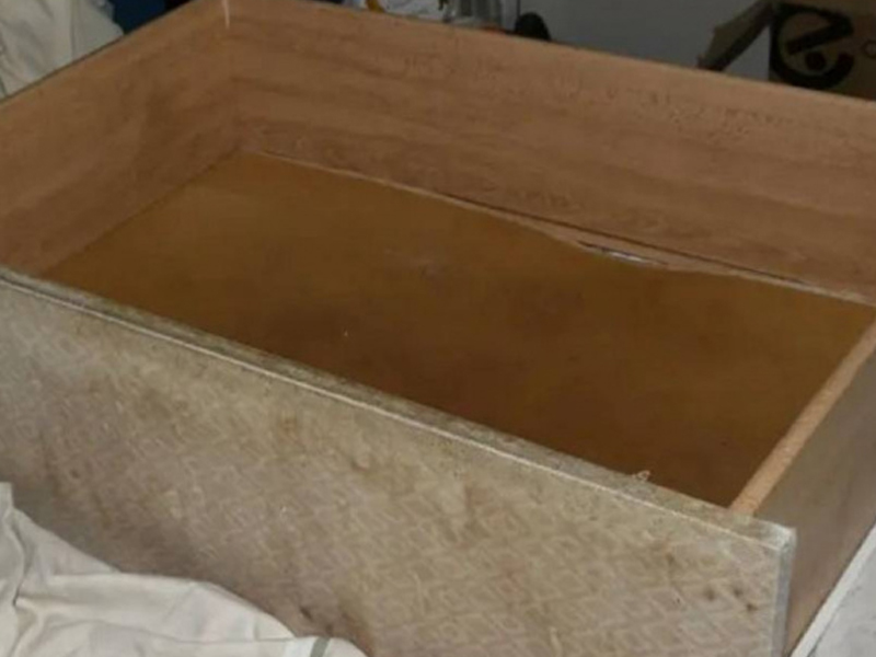 英國母虐女囚如活死人，女嬰被藏抽屜 3 年