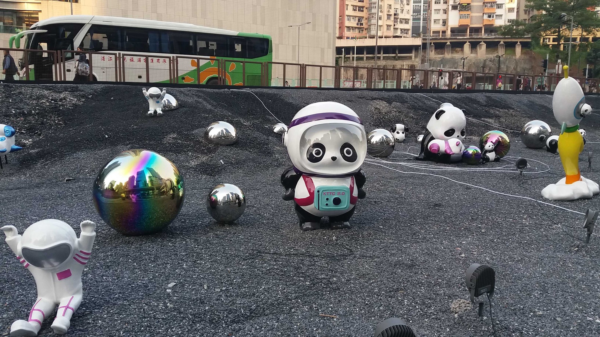 觀塘熊貓展品連環意外！火警後又傳失竊