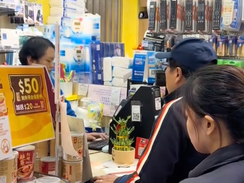 日本城收銀員與顧客爭執片瘋傳 日本城收銀員與顧客爭執片瘋傳