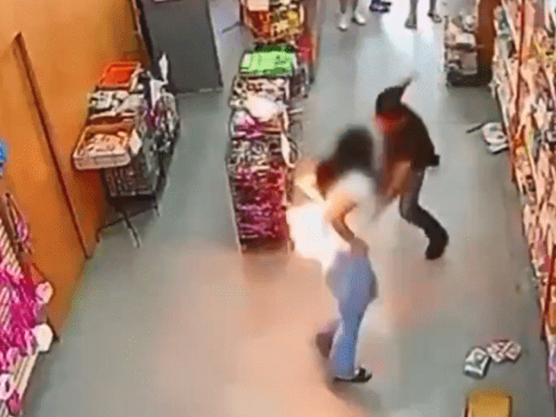 逛超市手機突爆炸，女子二級嚴重燒傷 (有片)