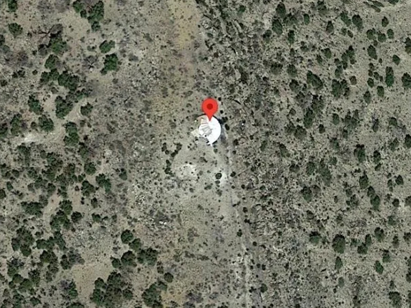 Google Maps 顯示美國山區有巨大白色 UFO