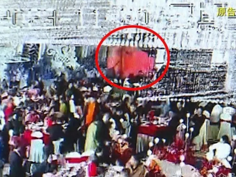 婚禮大屏幕現不雅照，婚慶公司推卸責任