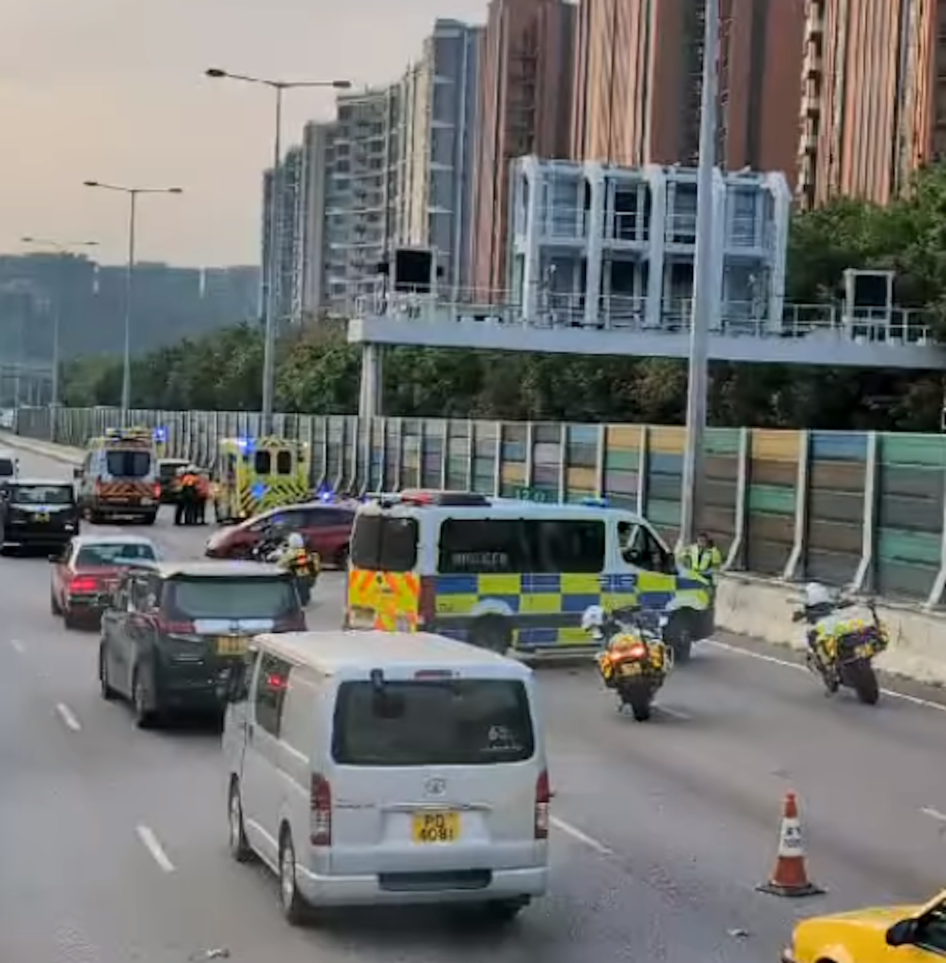 吐露港嚴重車禍 6 車相撞