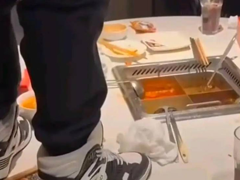 海底撈火鍋小便事件，4000 顧客獲賠千萬