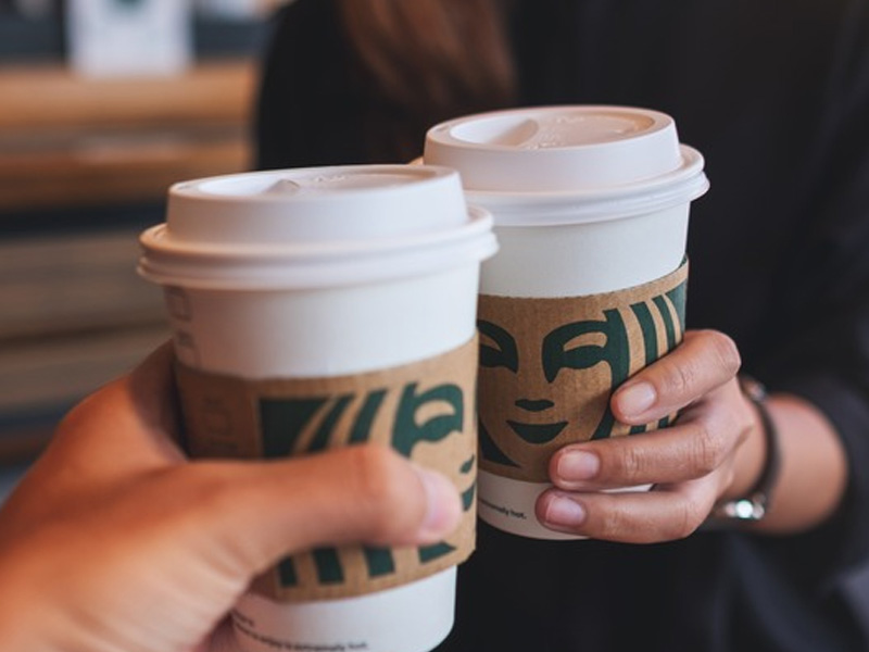 星巴克燙傷生殖器，外賣員獲判賠 3.9 億