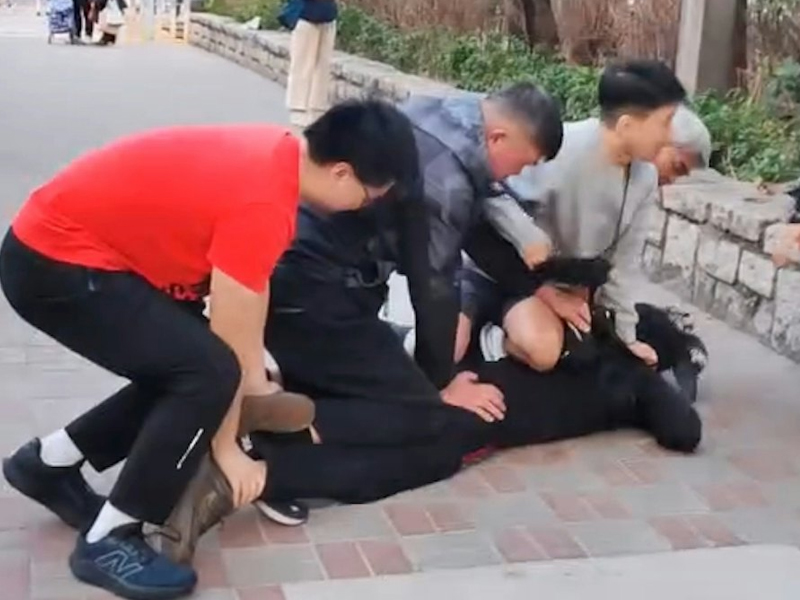 藝人周永恆被捕，激動嗌救命