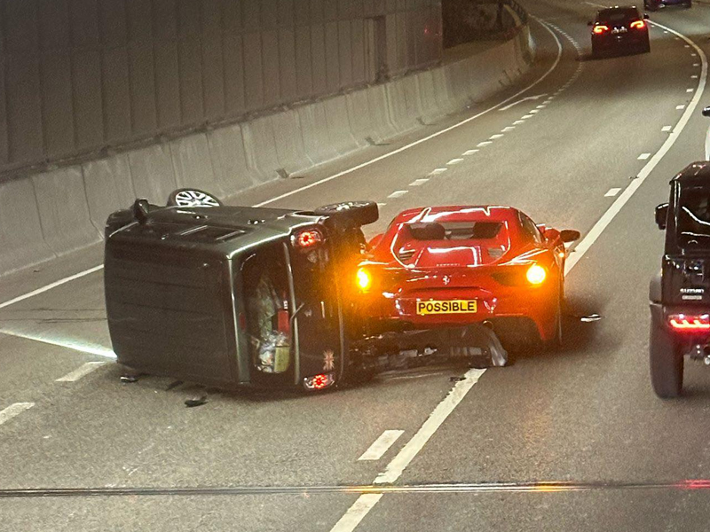 私家車觀塘撞法拉利