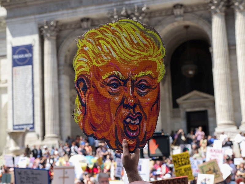 反特朗普示威 500 萬人上街