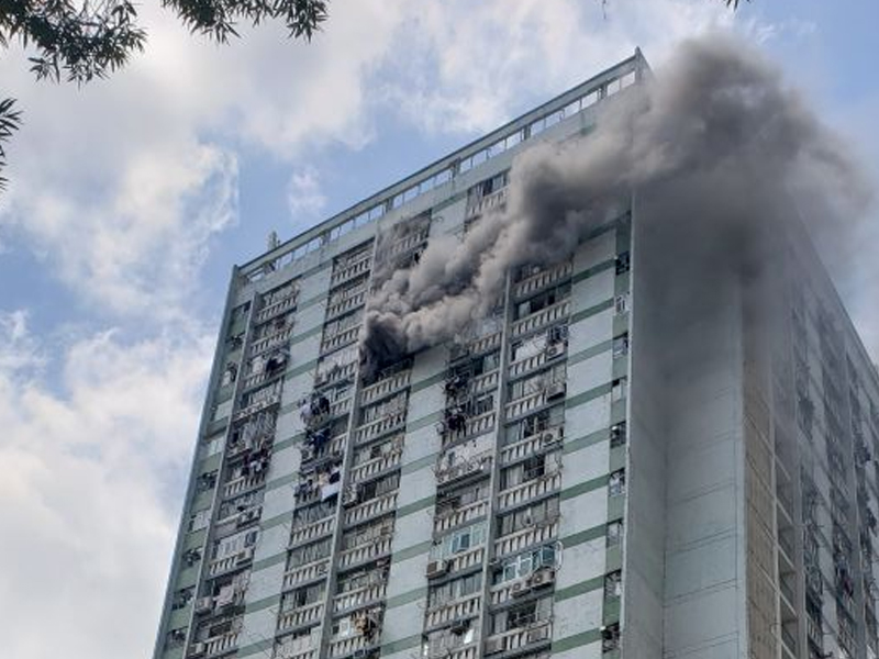 大圍新翠邨火警，老夫婦燒蠟燭釀禍