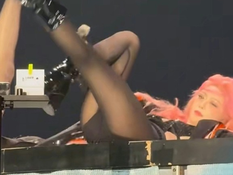 薛凱琪穿搭引熱議，身材缺陷暴露無遺