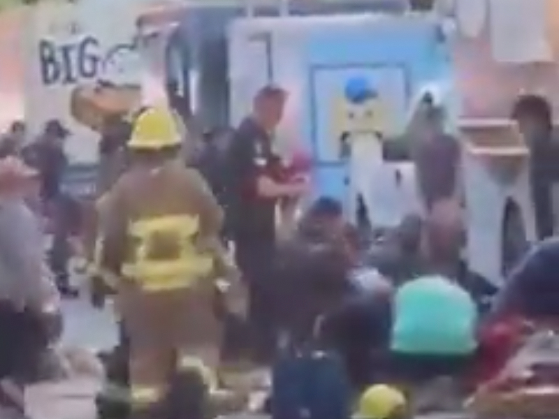 汽車衝入節慶人群，造成多人死傷