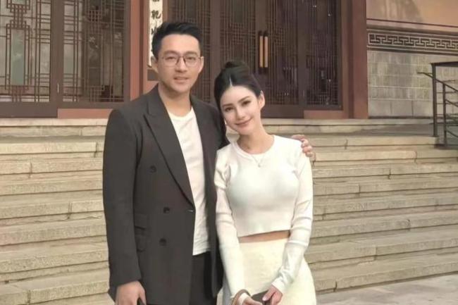 女星被爆出軌約炮，叫床聲擾鄰