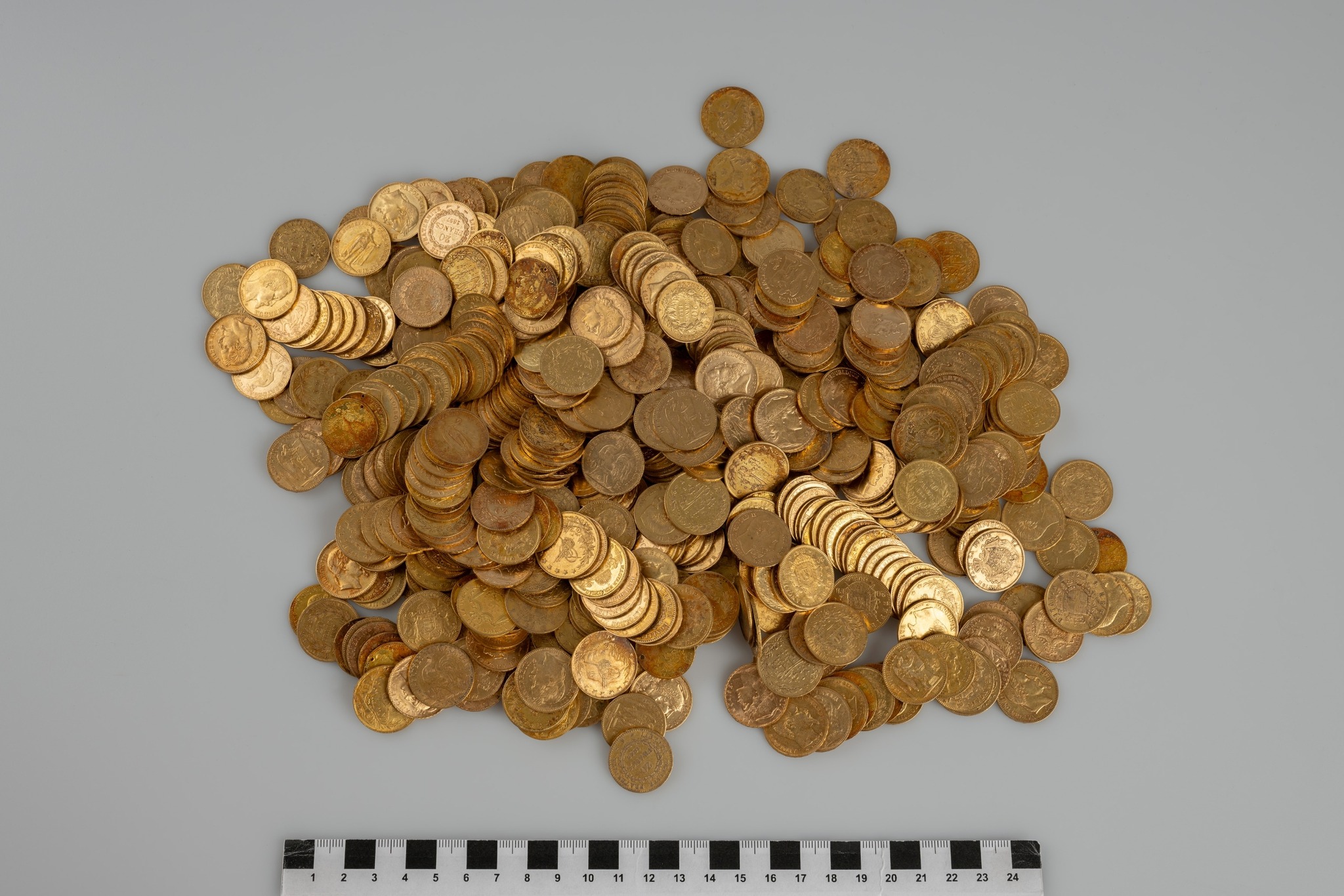 登山客意外發現古黃金寶藏