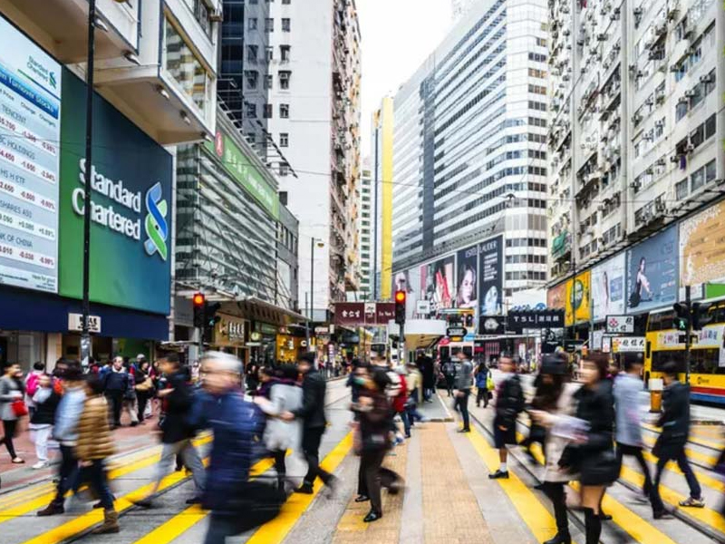 港股低開 204 點