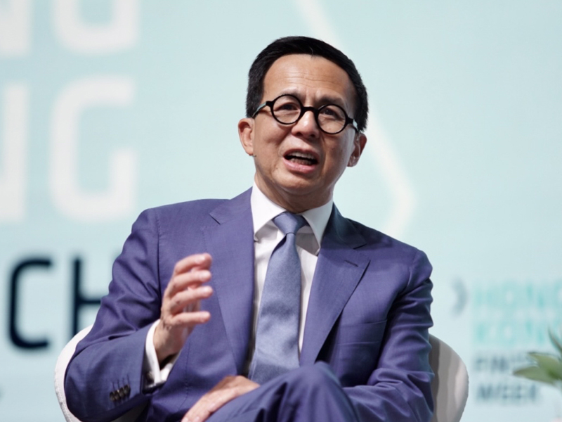 長和出售港口還未搞好，次子李澤楷搞出大動作