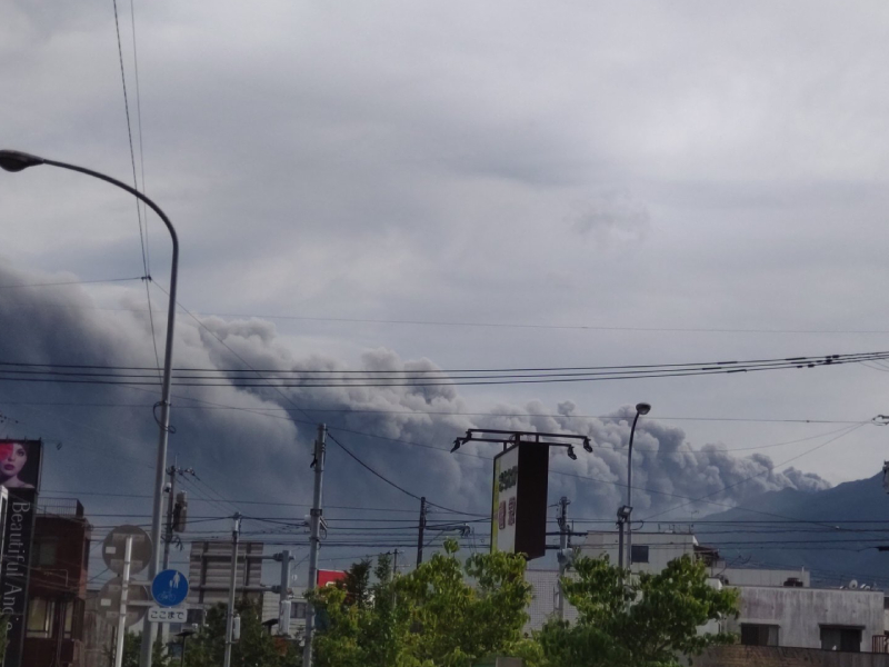 日本九州火山七年來，首度劇烈噴發