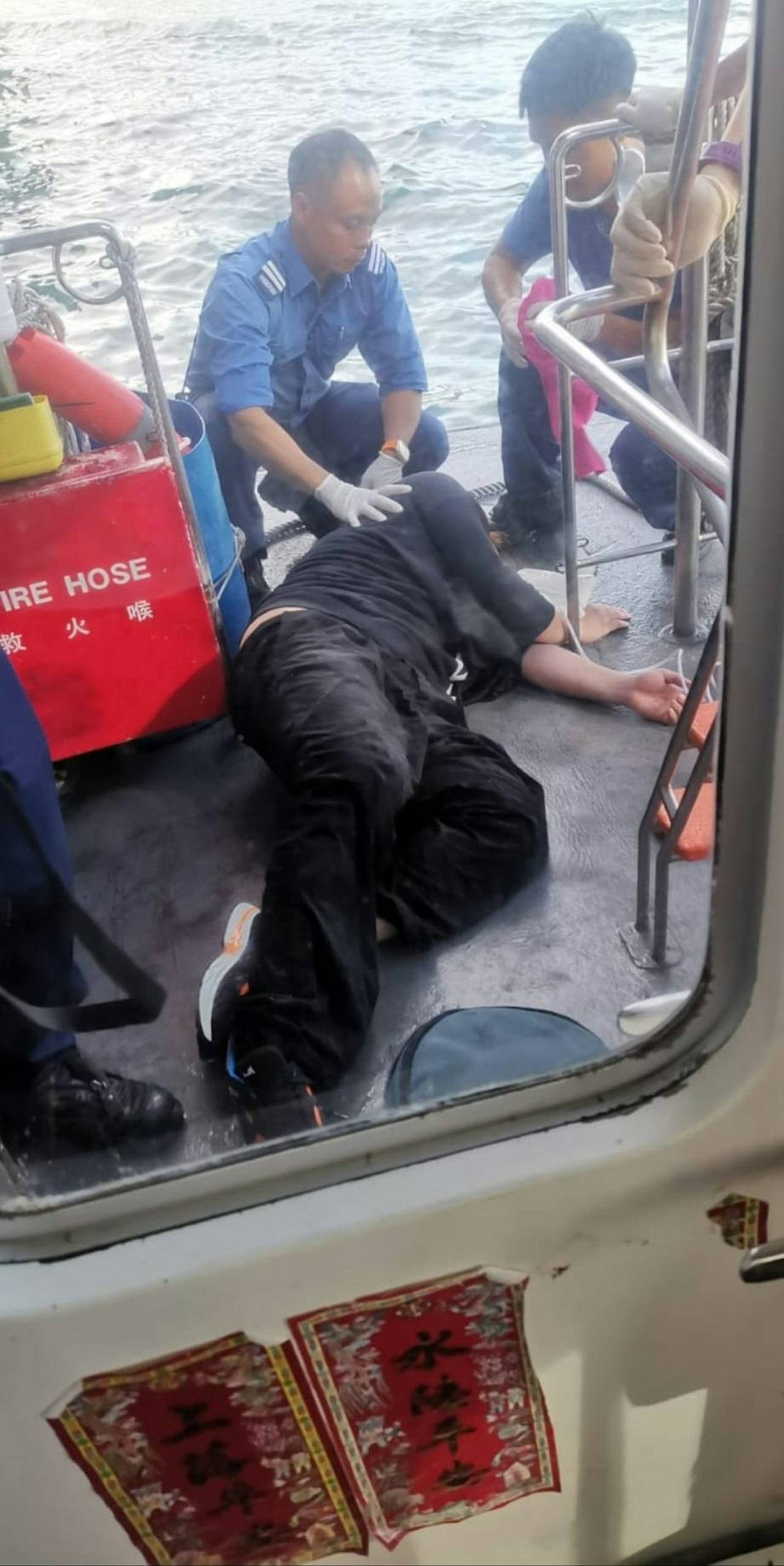 姜濤不開心服藥跳海