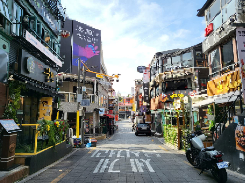 大量另類情侶，街頭集體活春宮