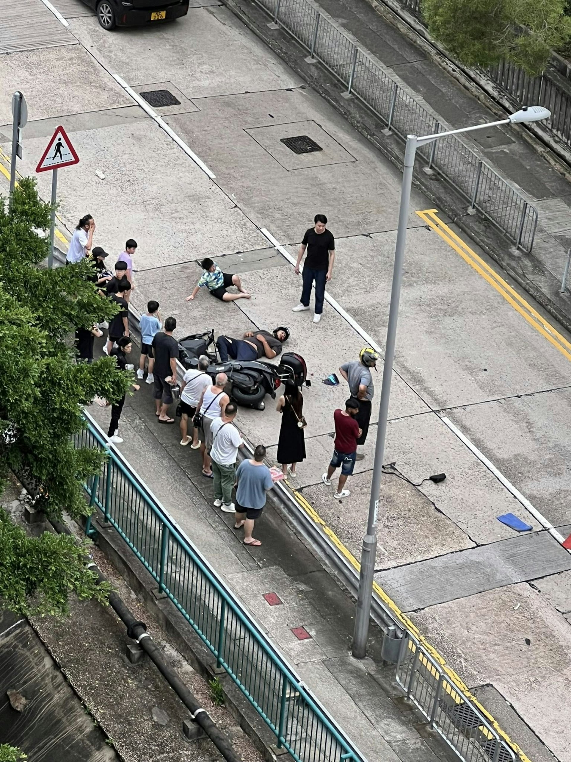 葵涌電單車撞飛 10 歲男童