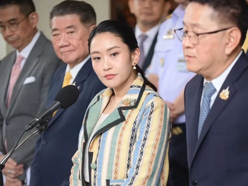 泰國總理佩通坦被停職 泰國總理佩通坦被停職