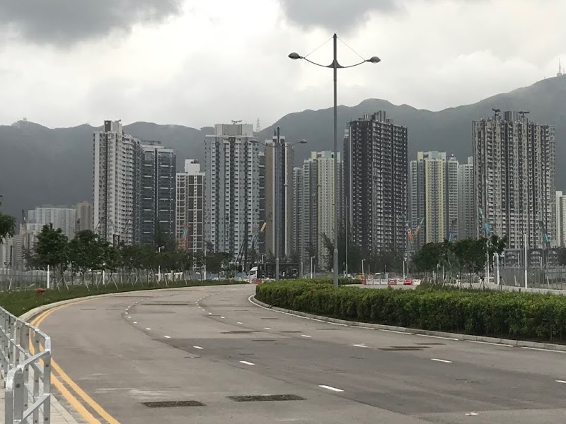 交通意外司機報警，自揭偷車及停牌駕駛