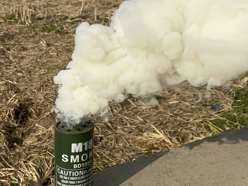 網購煙霧彈冒煙，葵涌男童被捕