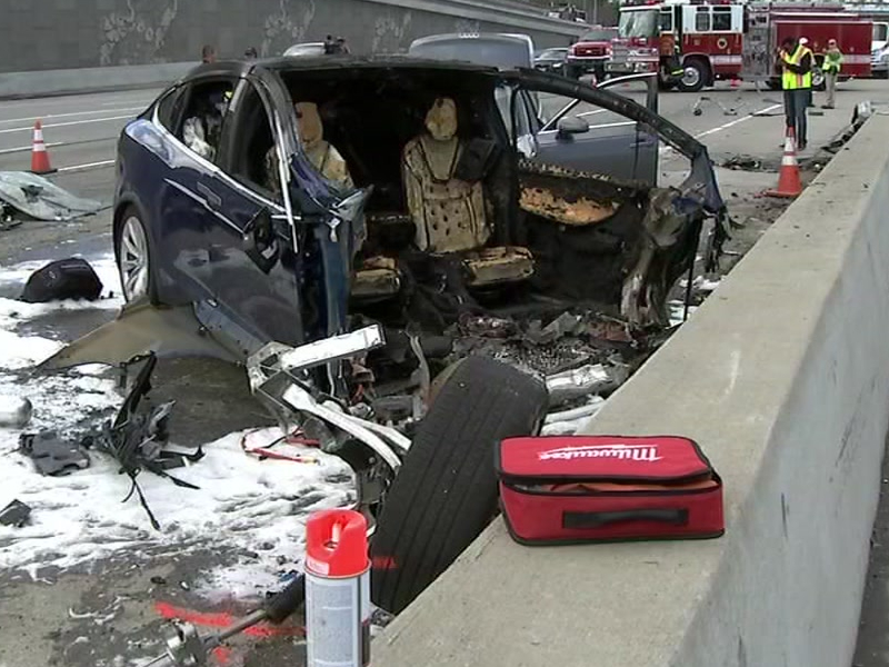 特斯拉自動駕駛，致命車禍賠 2.4 億美元