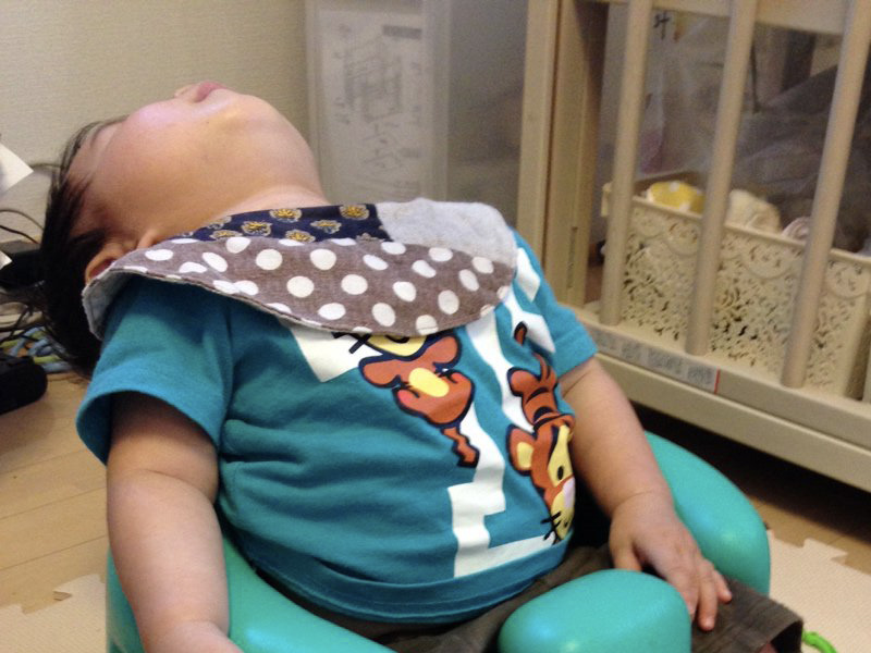 日本可愛小孩 ... 忽然無電