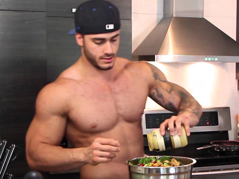 晚飯後，男人肯為你做這 4 件事，說明他很愛你