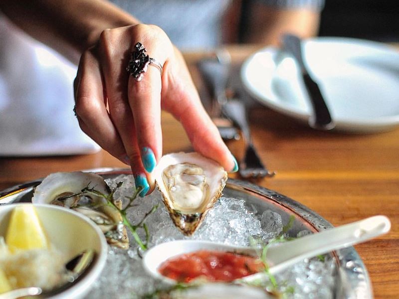 吃飯時有這些表現，證明人品有問題，不宜深交！